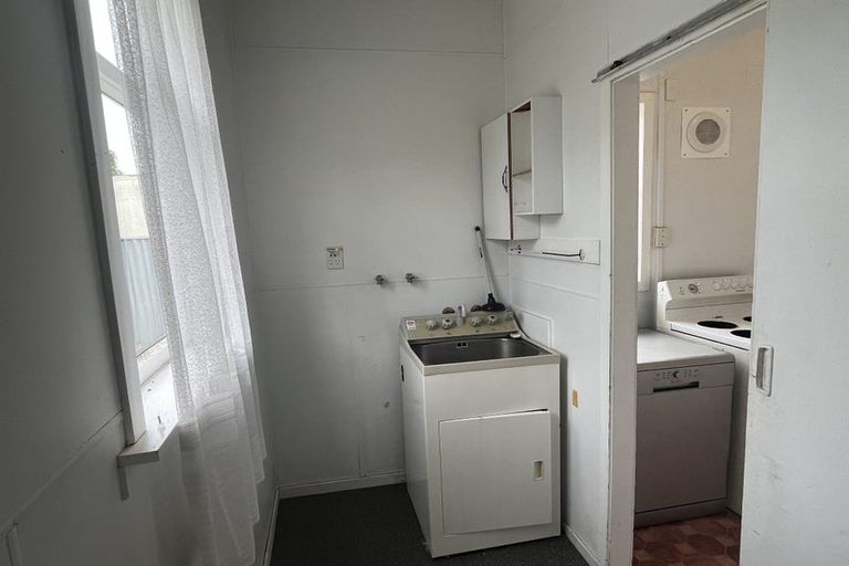 Photo of property in 92 Shamrock Street, Takaro, Palmerston North, 4412