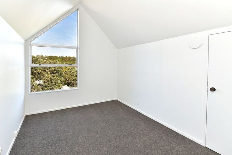 Photo of property in 1/70 Glamorgan Drive, Torbay, Auckland, 0630