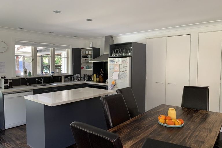 Photo of property in 3 Moffat Road, Red Beach, 0932