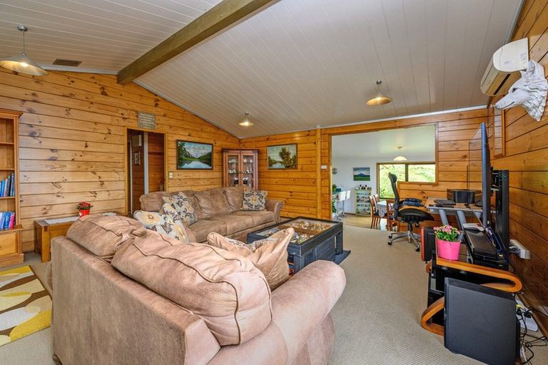 Photo of property in 25a Marchant Place, Westown, New Plymouth, 4310