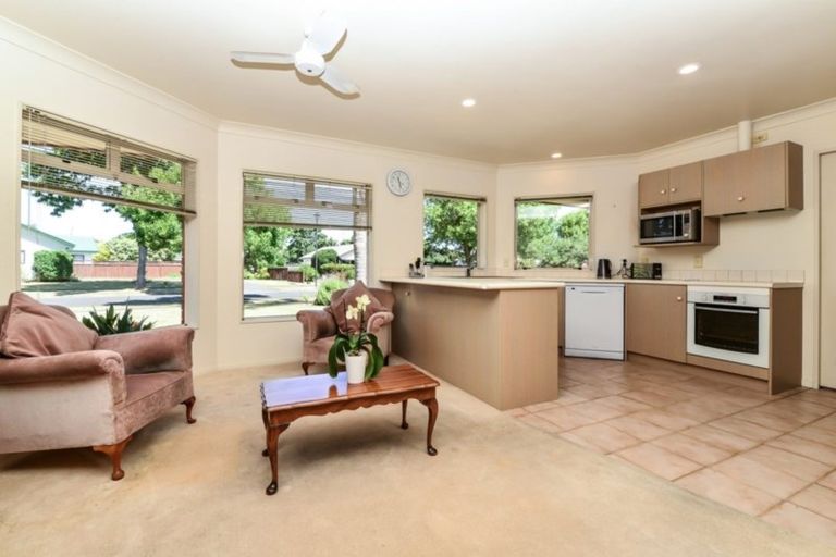 Photo of property in 3 Halcione Close, Flagstaff, Hamilton, 3210