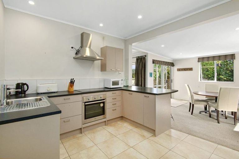Photo of property in 18-20 Emerald Glen Road, Paekakariki, Paraparaumu, 5032