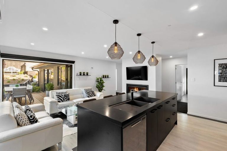 Photo of property in 13 Howden Drive, Jacks Point, 9371