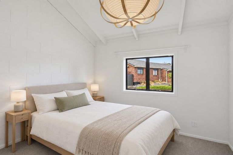 Photo of property in 10 Fantail Court, Orewa, 0931