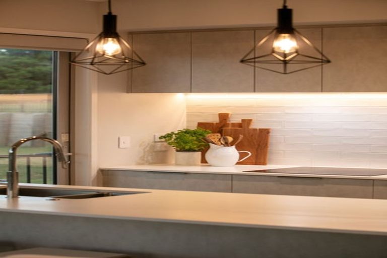 Photo of property in 16 Te Kaka Place, Omokoroa, 3114