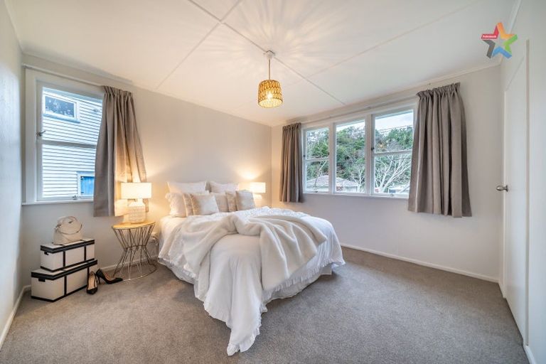 Photo of property in 41 Bird Grove, Stokes Valley, Lower Hutt, 5019