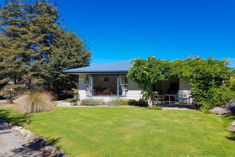 Photo of property in 7 Pioneer Drive, Lake Tekapo, 7999