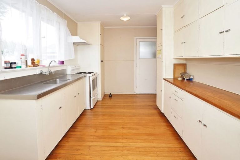 Photo of property in 12 Yeats Crescent, Fairfield, Hamilton, 3214