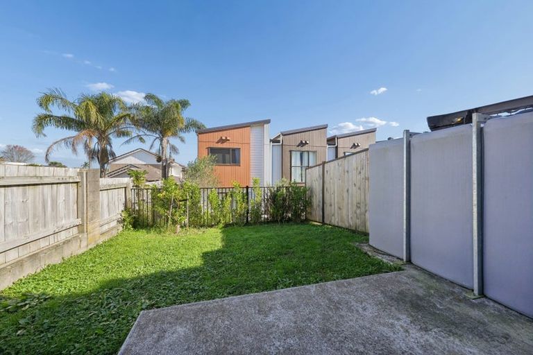 Photo of property in 250a Great North Road, Henderson, Auckland, 0612