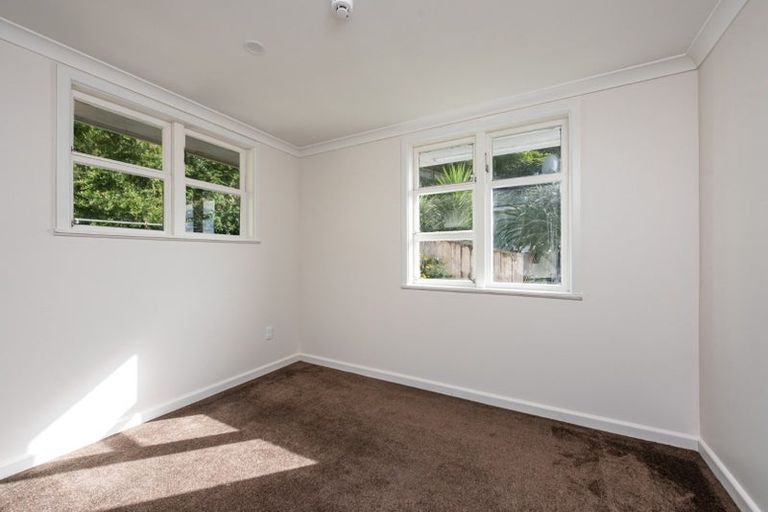 Photo of property in 2 Dunedin Terrace, Melrose, Wellington, 6023