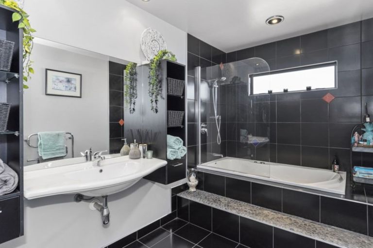 Photo of property in 115b Valley Road, Mount Maunganui, 3116