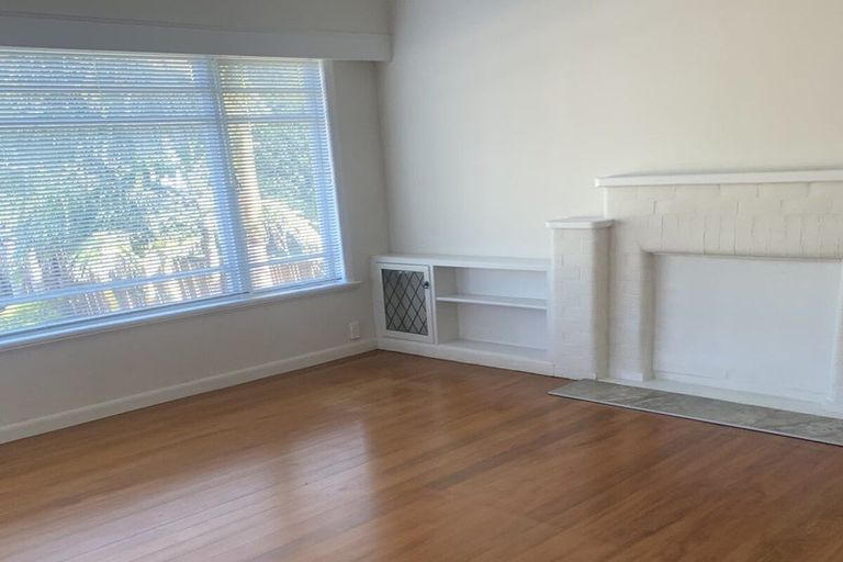 Photo of property in 119 Shakespeare Road, Milford, Auckland, 0620