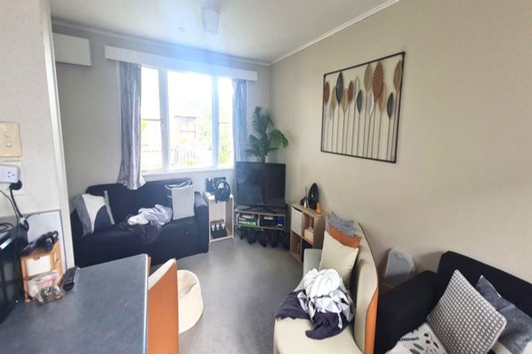 Photo of property in 2/42 Regent Street, Papatoetoe, Auckland, 2025