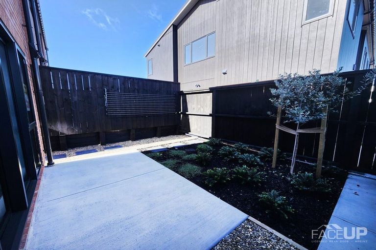 Photo of property in 8 Rahopuru Road, Westgate, Auckland, 0614