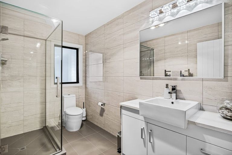 Photo of property in 1 Bella Vista Drive, Gulf Harbour, Whangaparaoa, 0930