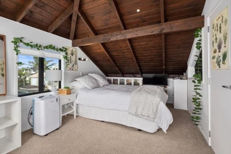 Photo of property in 1/15 Craig Road, Milford, Auckland, 0620