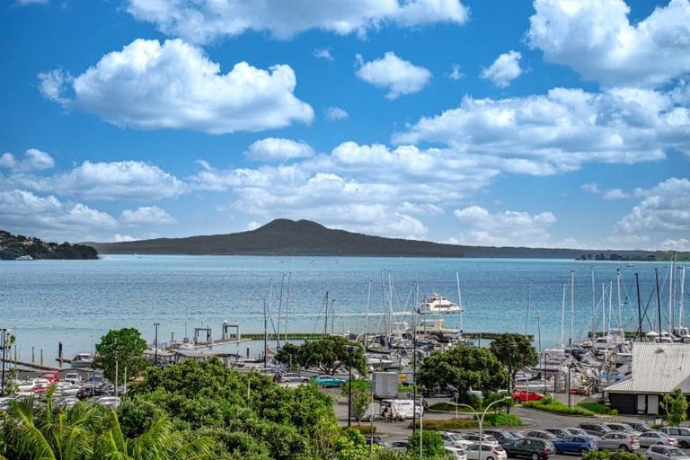 Photo of property in 72 Compass Way, Half Moon Bay, Auckland, 2012