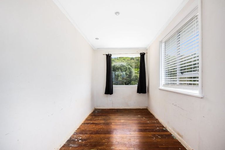 Photo of property in 11 Ngahue Crescent, Elsdon, Porirua, 5022
