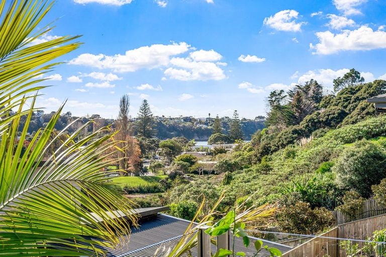 Photo of property in 15 Hawaiian Parade, Arkles Bay, Whangaparaoa, 0932