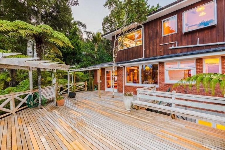 Photo of property in 3 Ngaio Road, Titirangi, Auckland, 0604