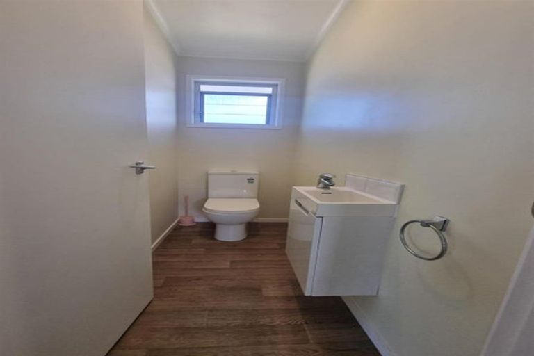 Photo of property in 13 Harmel Road, Glendene, Auckland, 0602