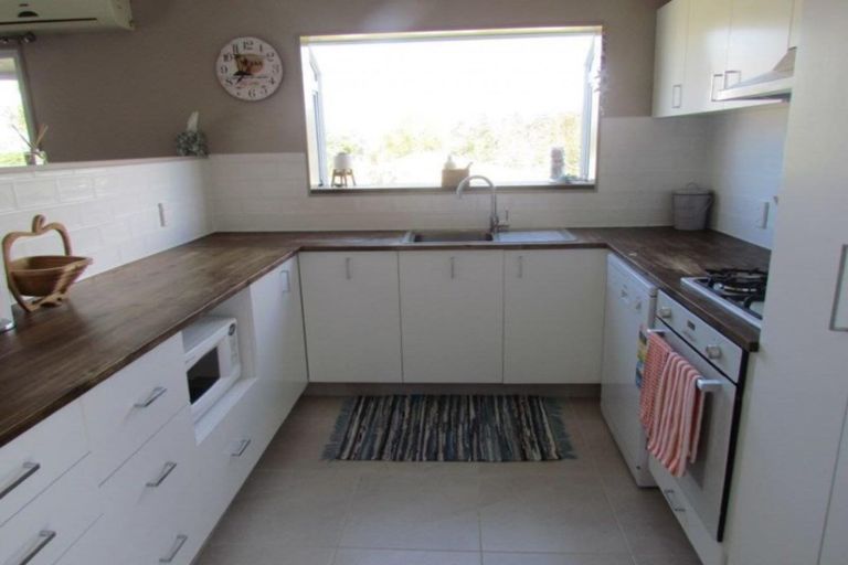 Photo of property in 128 Athenree Road, Athenree, Katikati, 3177