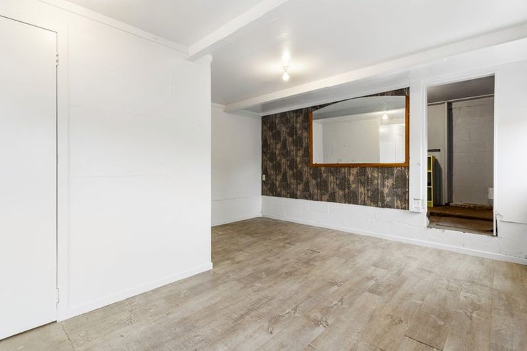 Photo of property in 19 Minaret Drive, Bucklands Beach, Auckland, 2014