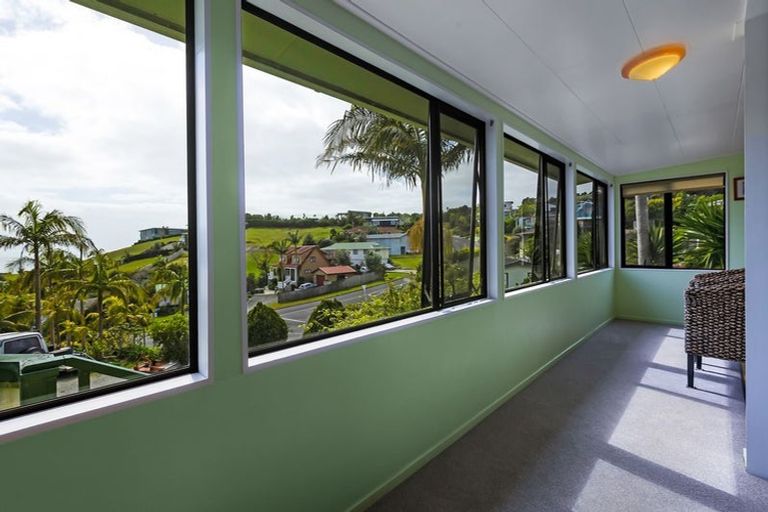 Photo of property in 53 Stratford Drive, Cable Bay, 0420