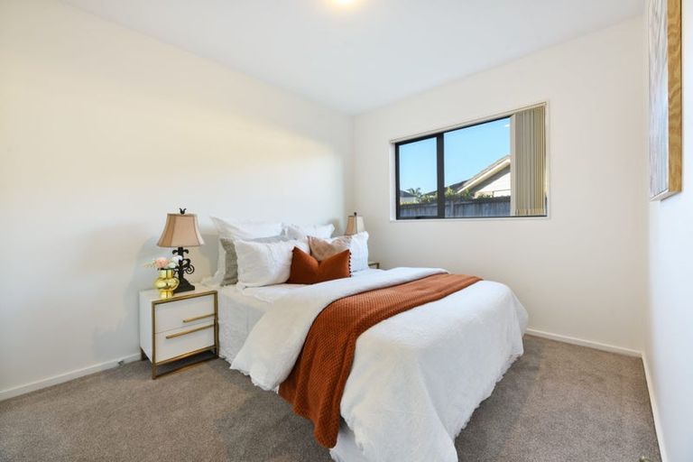 Photo of property in 6 Riverglade Parkway, Te Atatu South, Auckland, 0610