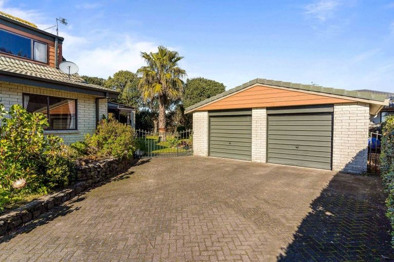 Photo of property in 17 Sunbrae Grove, Mount Maunganui, 3116