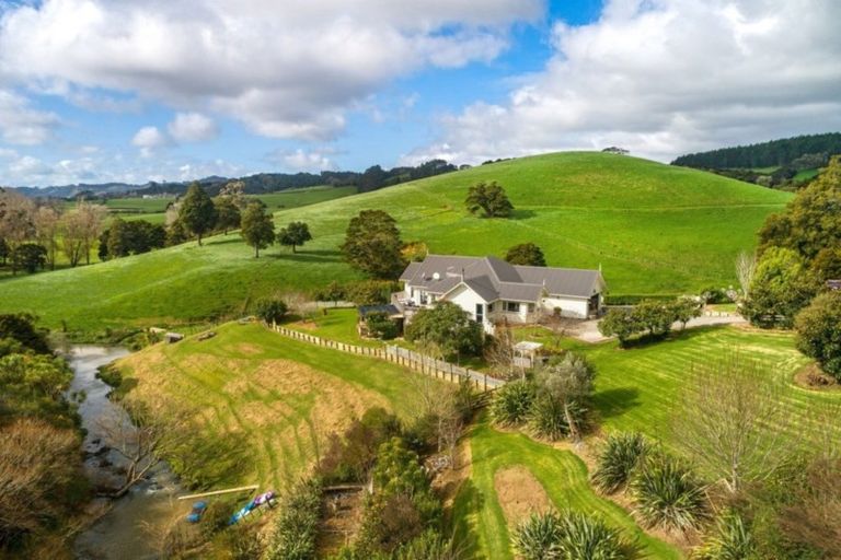 Photo of property in 102 Fitzpatrick Road, Brookby, Manurewa, 2576