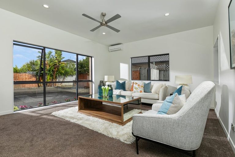 Photo of property in 48 Huntington Park Drive, Greenhithe, Auckland, 0632