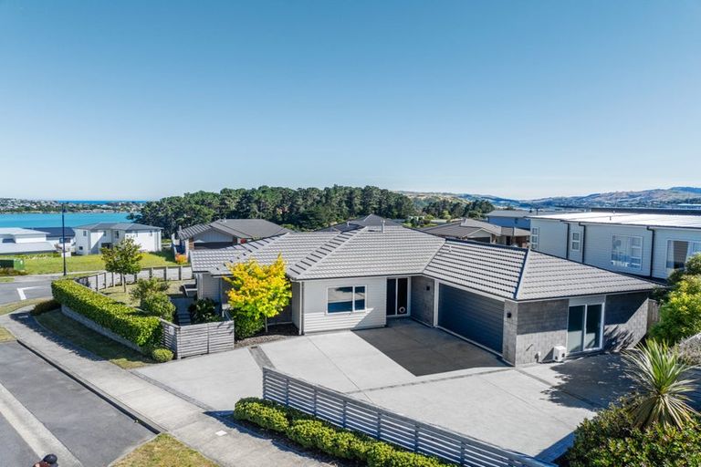 Photo of property in 25 Ken Douglas Drive, Aotea, Porirua, 5024