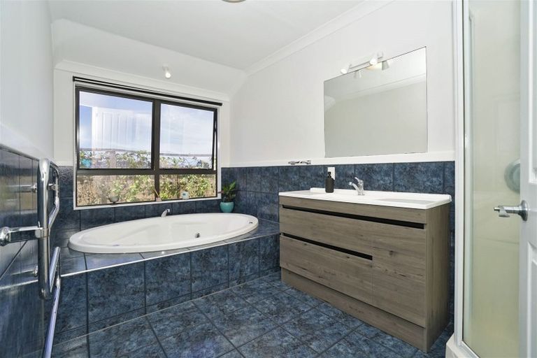 Photo of property in 25 Hastings Place, Hamilton Lake, Hamilton, 3204