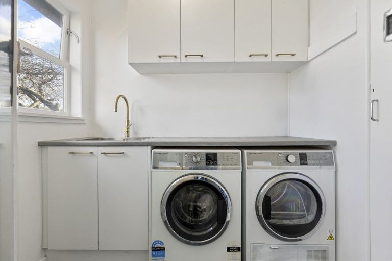 Photo of property in 2/97 Crawford Avenue, Mangere Bridge, Auckland, 2022