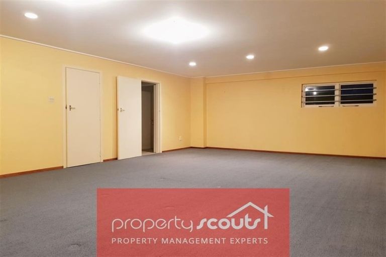 Photo of property in 13 Longview Drive, Merrilands, New Plymouth, 4312