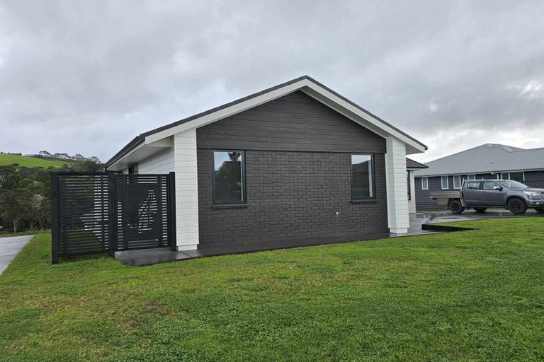 Photo of property in 38 Admiralty Drive, Haruru, 0204