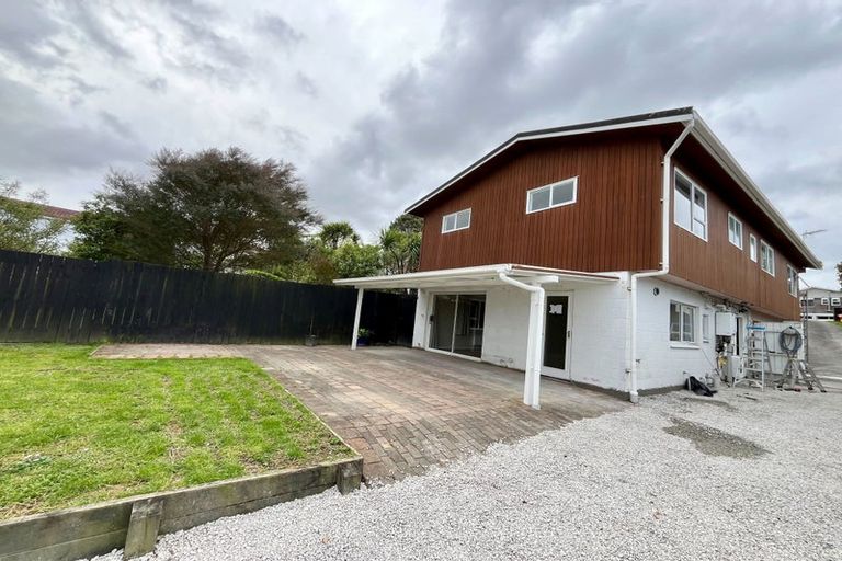 Photo of property in 25 Geoffrey Road, Torbay, Auckland, 0630