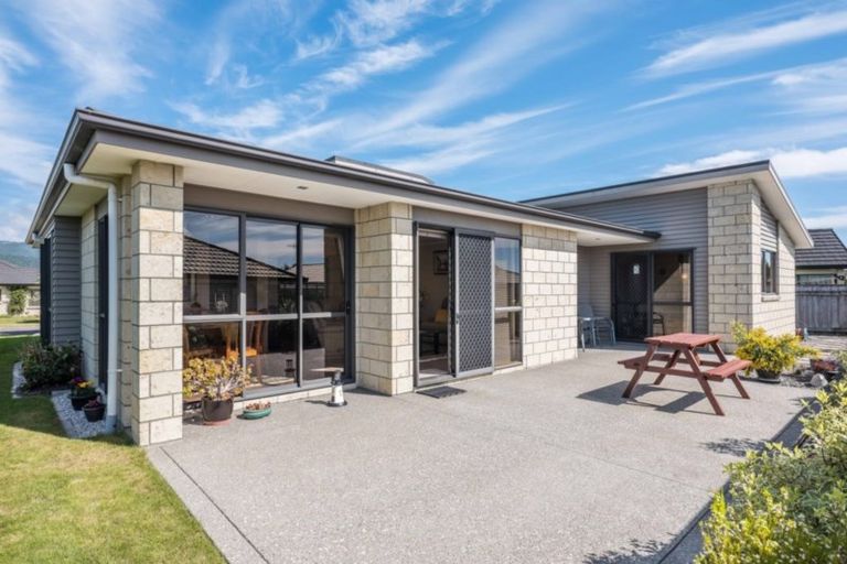 Photo of property in 25 Consort Close, Paraparaumu Beach, Paraparaumu, 5032