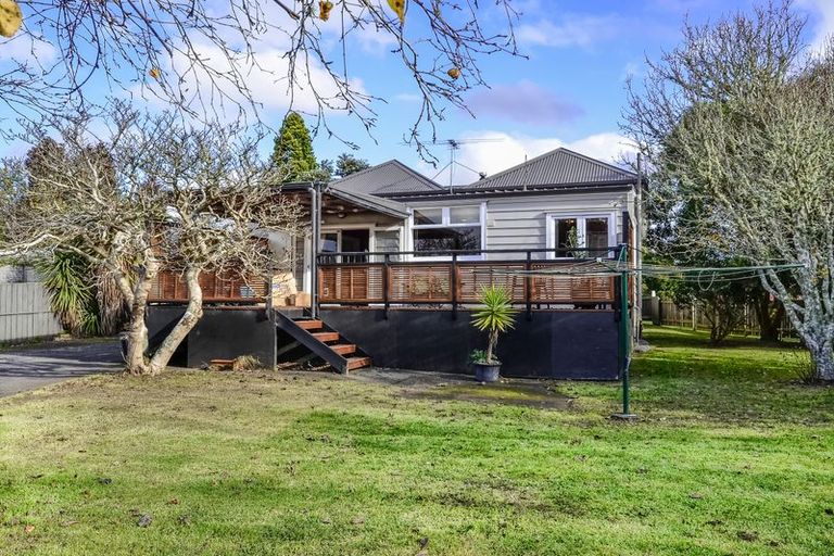 Photo of property in 291 Henderson Valley Road, Henderson, Auckland, 0612