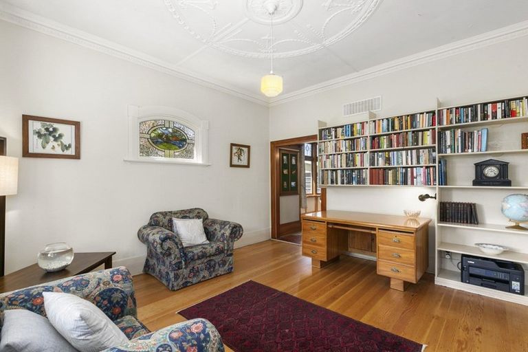 Photo of property in 239 Bay View Road, Saint Clair, Dunedin, 9012