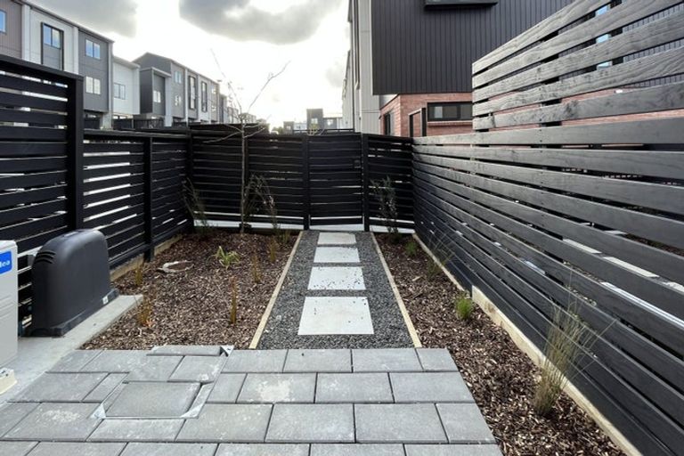 Photo of property in 3/60 Selo Street, Glen Eden, Auckland, 0602