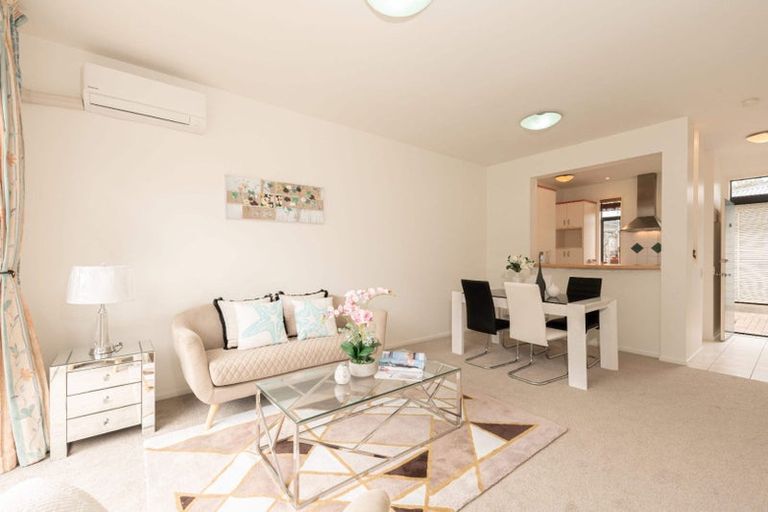 Photo of property in 88/2 Armoy Drive, East Tamaki, Auckland, 2016