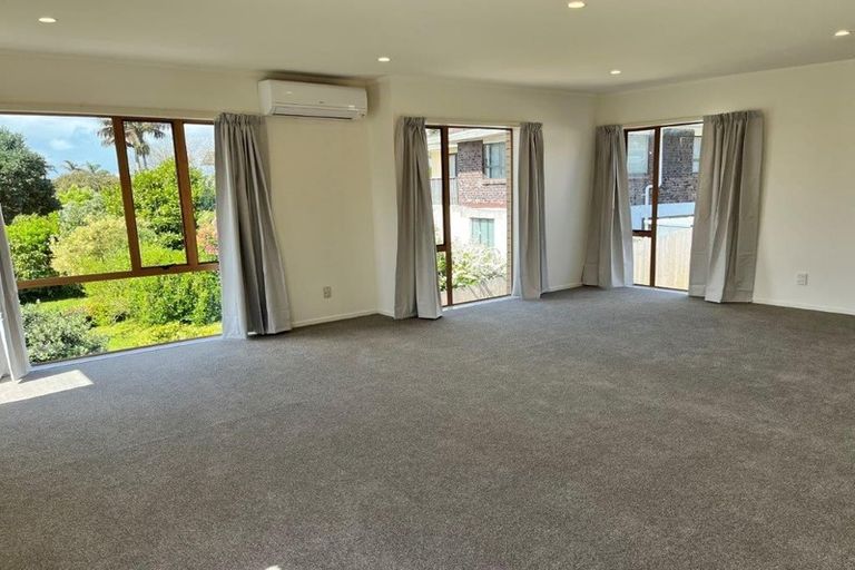 Photo of property in 12a Prince Regent Drive, Half Moon Bay, Auckland, 2012