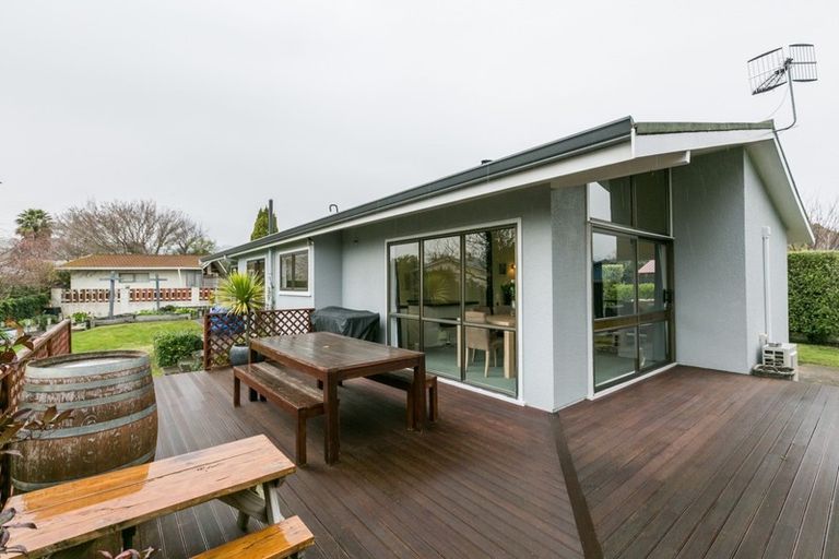 Photo of property in 27 James Cook Street, Havelock North, 4130