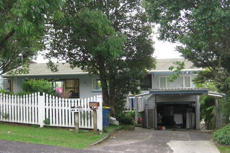 Photo of property in 16 De Val Drive, Titirangi, Auckland, 0604