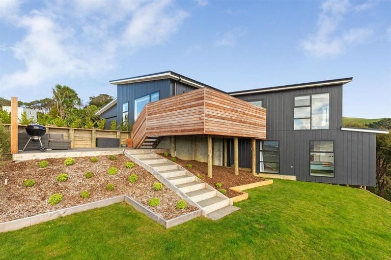 Photo of property in 65 Exploration Way, Whitby, Porirua, 5024