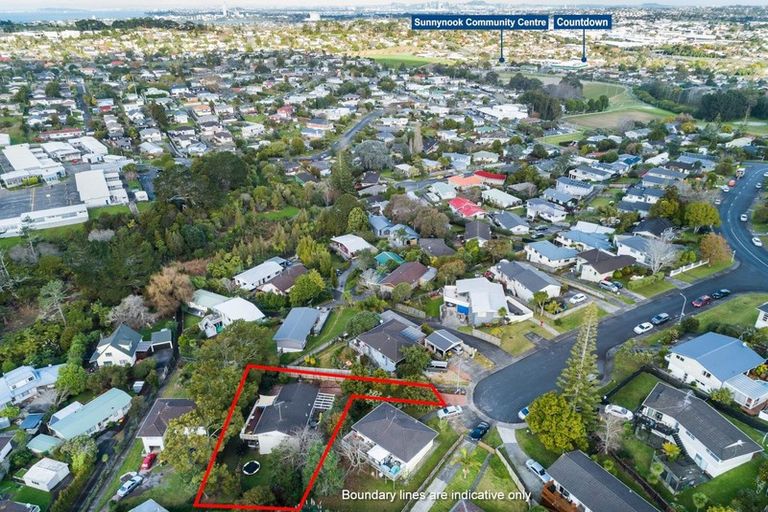 Photo of property in 14 Erica Road, Sunnynook, Auckland, 0620