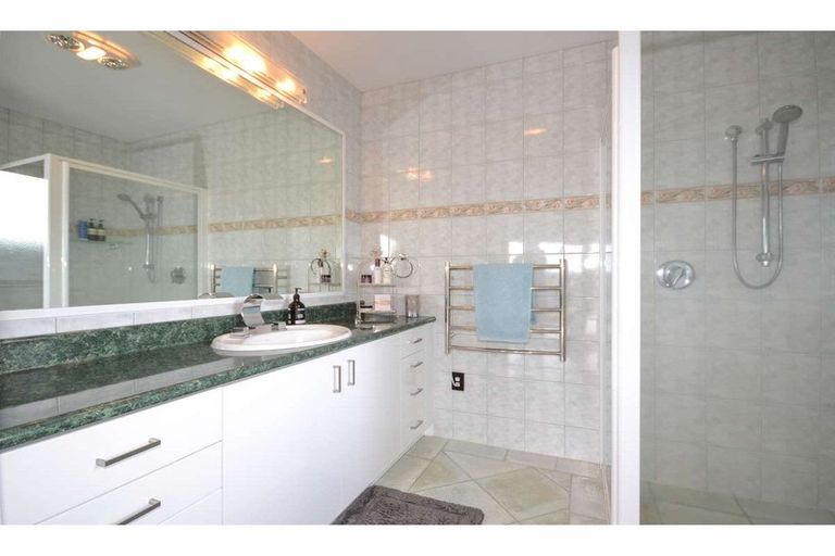 Photo of property in 33 Rarere Terrace, Kerikeri, 0230