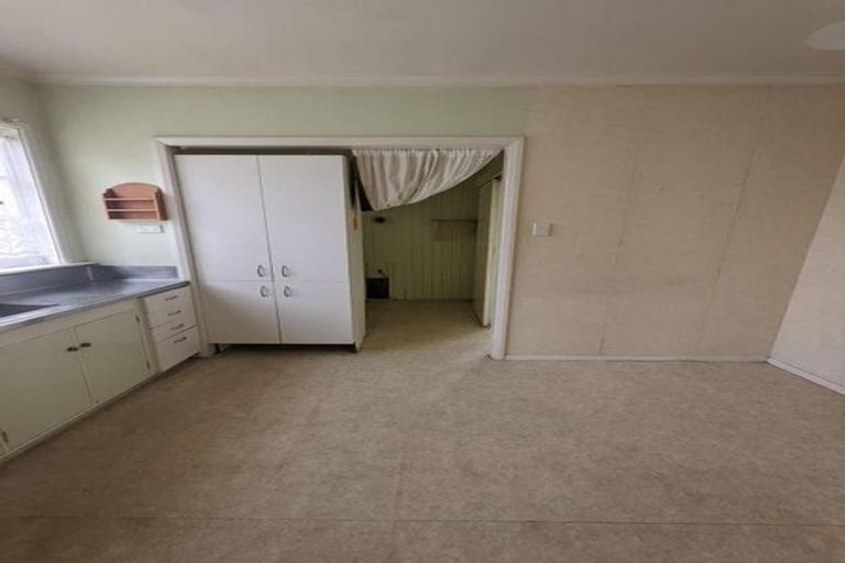 Photo of property in 37 Mako Mako Road, Levin, 5510